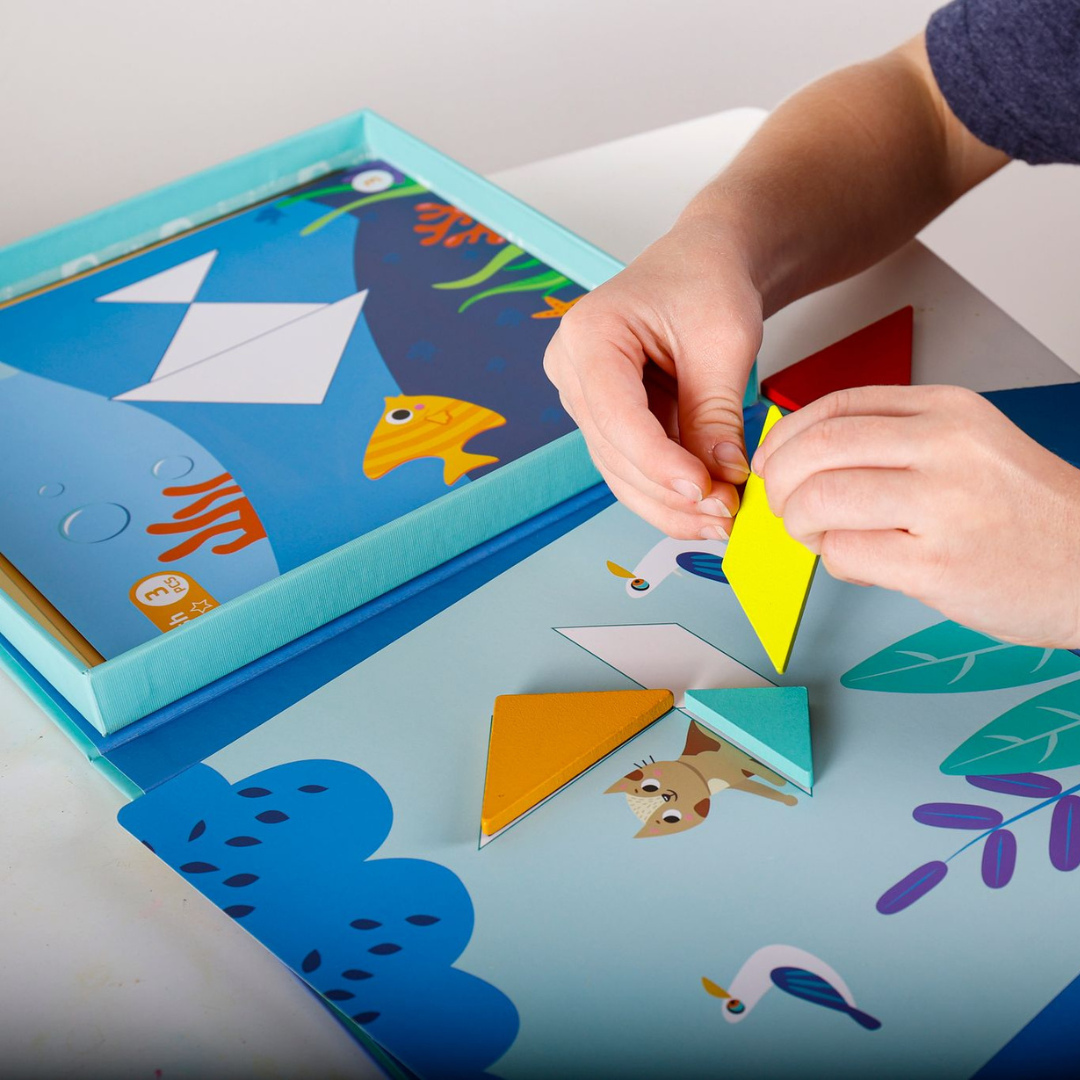 Magnetic Tangram Puzzle Play Set – Play Quietly